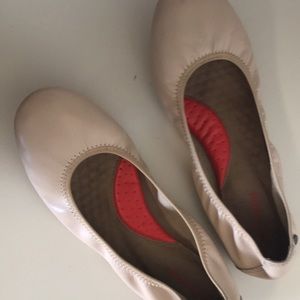 Women’s flats 9